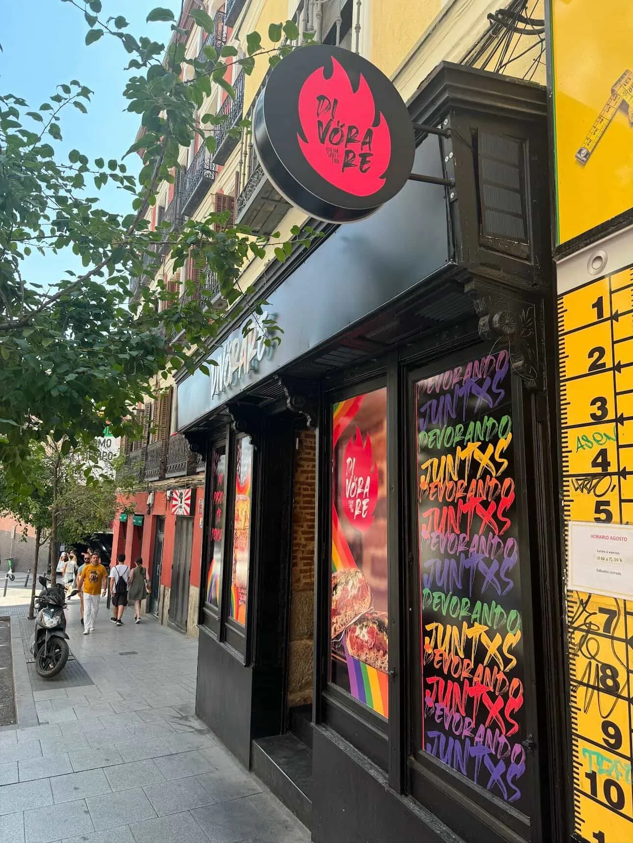 Entrada de Divorare en Chueca